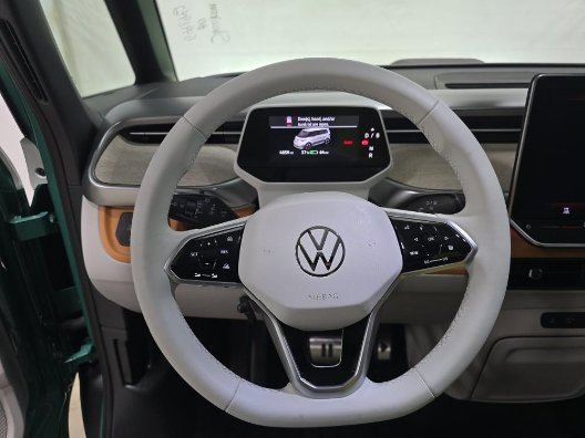 Used 2025 Volkswagen ID. Buzz 1st Edition image 5