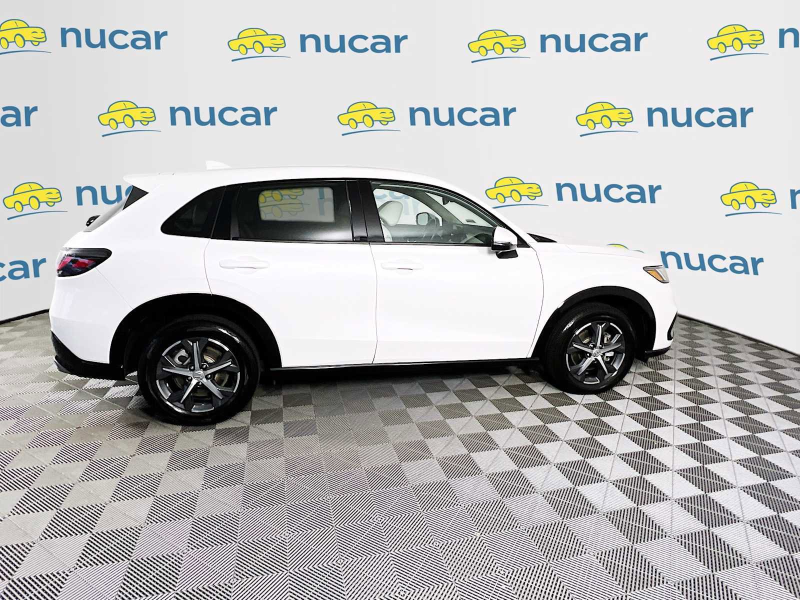 Used 2023 Honda HR-V EX-L image 8