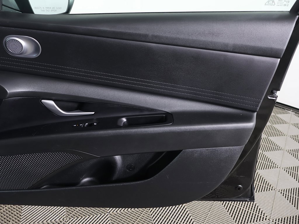 Certified 2024 Hyundai Elantra SEL image 19