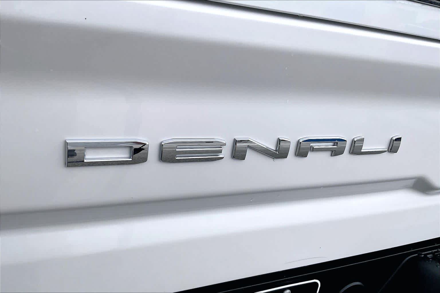 Used 2024 GMC Sierra 2500 Denali w/ Technology Package AWD/4WD image 10
