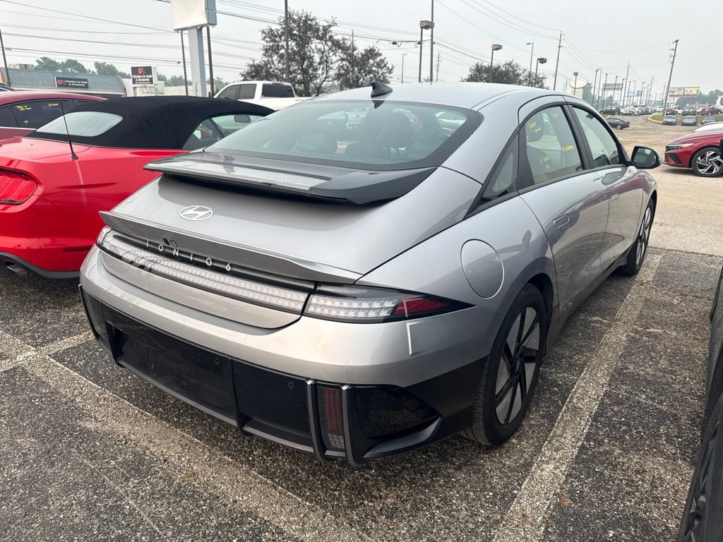 Used 2024 Hyundai Ioniq 6 SE RWD image 4