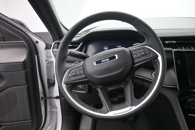Used 2023 Jeep Grand Cherokee Altitude AWD/4WD image 26