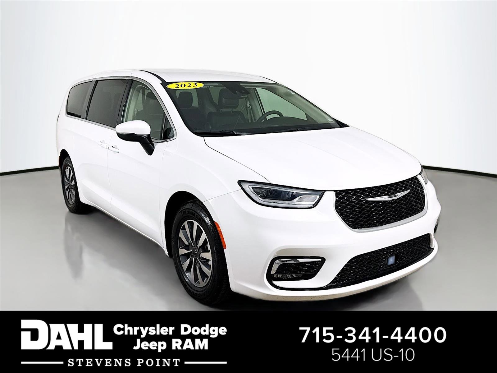 Used 2023 Chrysler Pacifica Touring-L