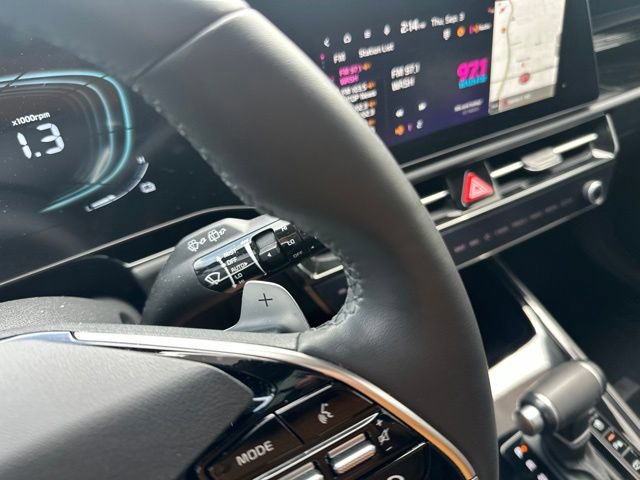 Certified 2024 Kia Niro FWD image 47