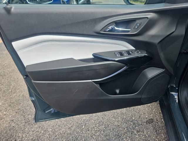 Used 2025 Chevrolet Trax LT FWD image 10