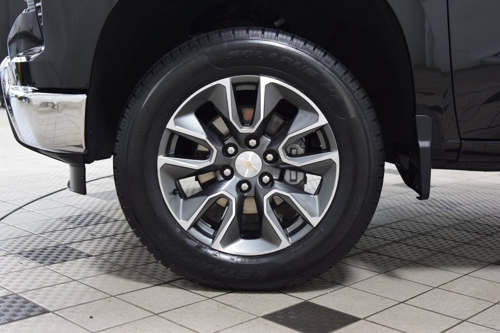 Used 2024 Chevrolet Silverado 1500 LT AWD/4WD image 27