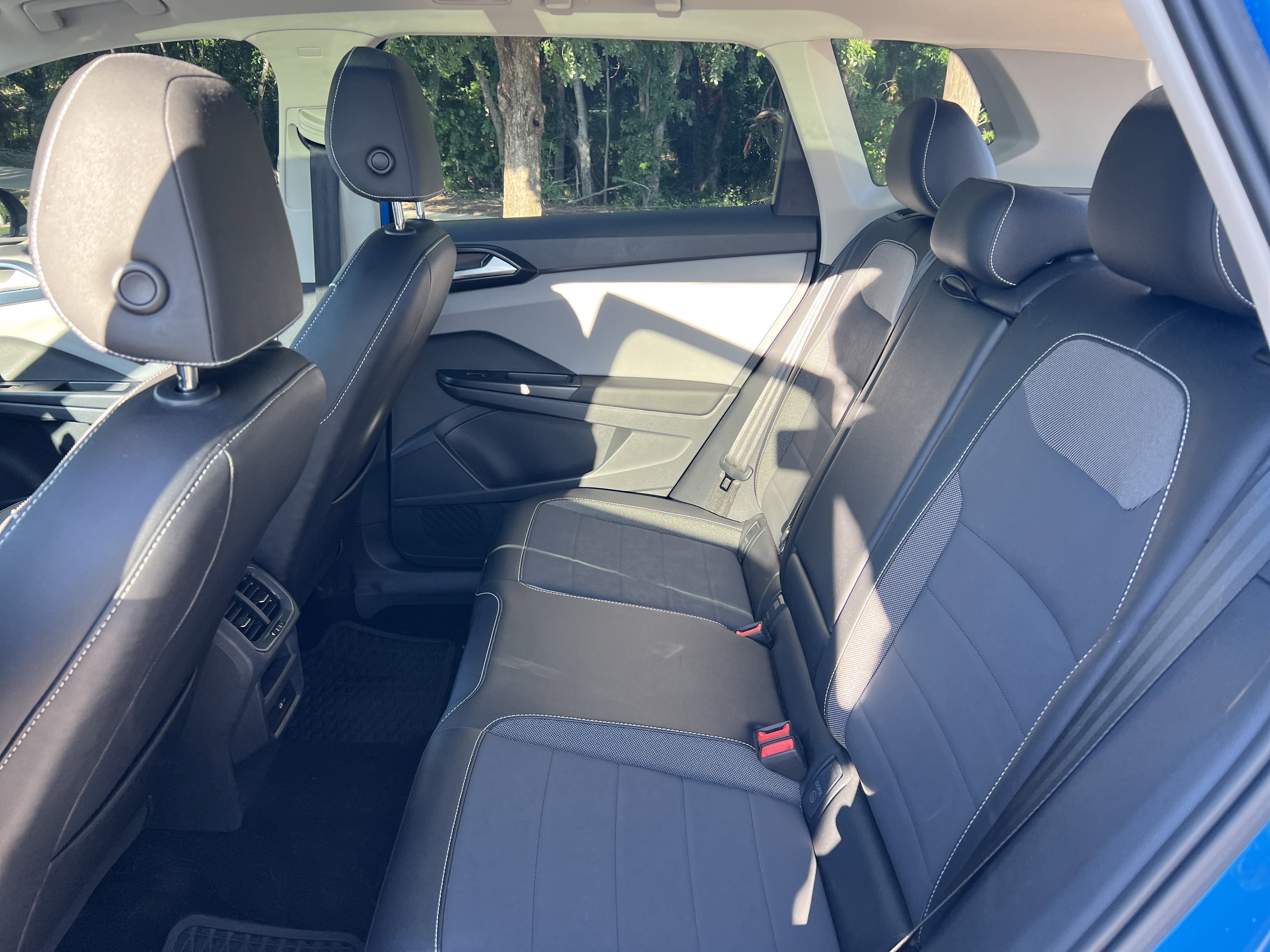 Certified 2023 Volkswagen Taos SE w/ Panoramic Sunroof Package FWD image 29