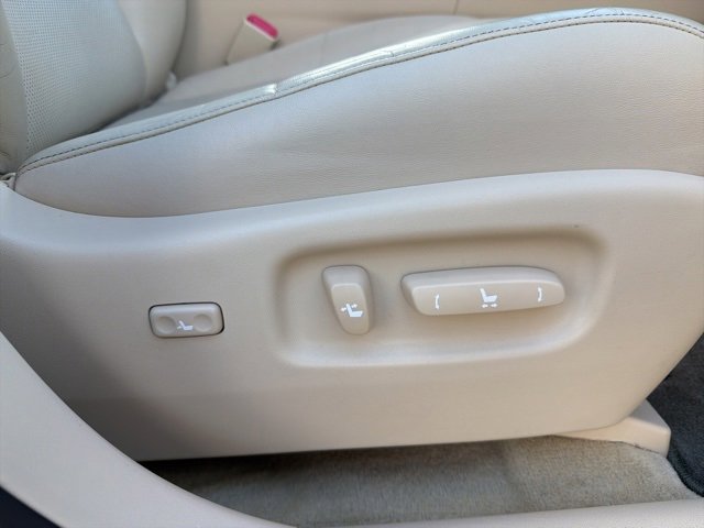 Used 2013 Lexus RX 450h AWD image 22