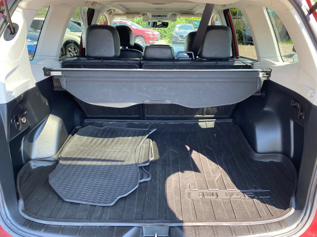 Used 2017 Subaru Forester 2.5i Touring AWD/4WD image 14