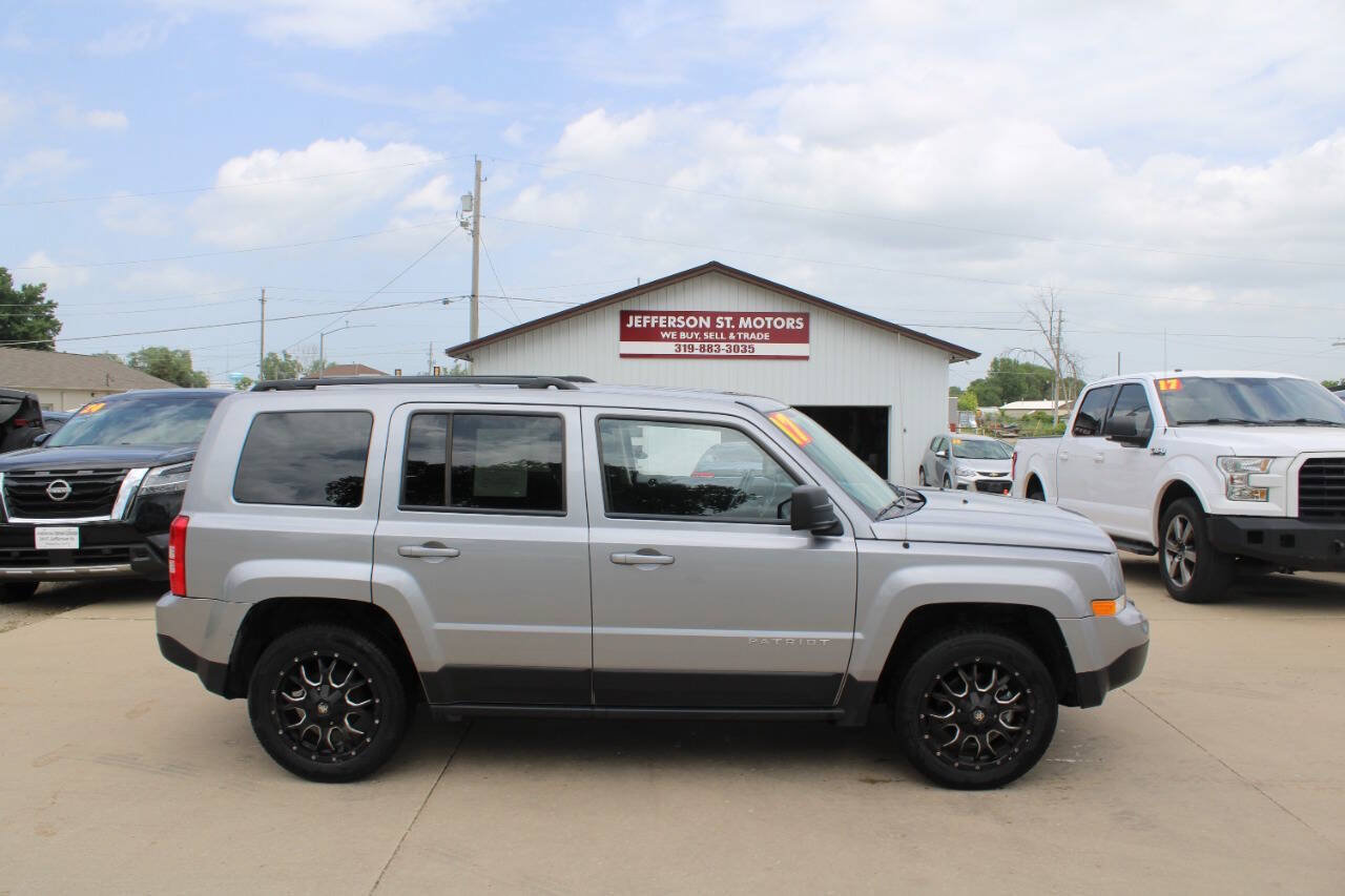 Used 2017 Jeep Patriot Latitude FWD image 1
