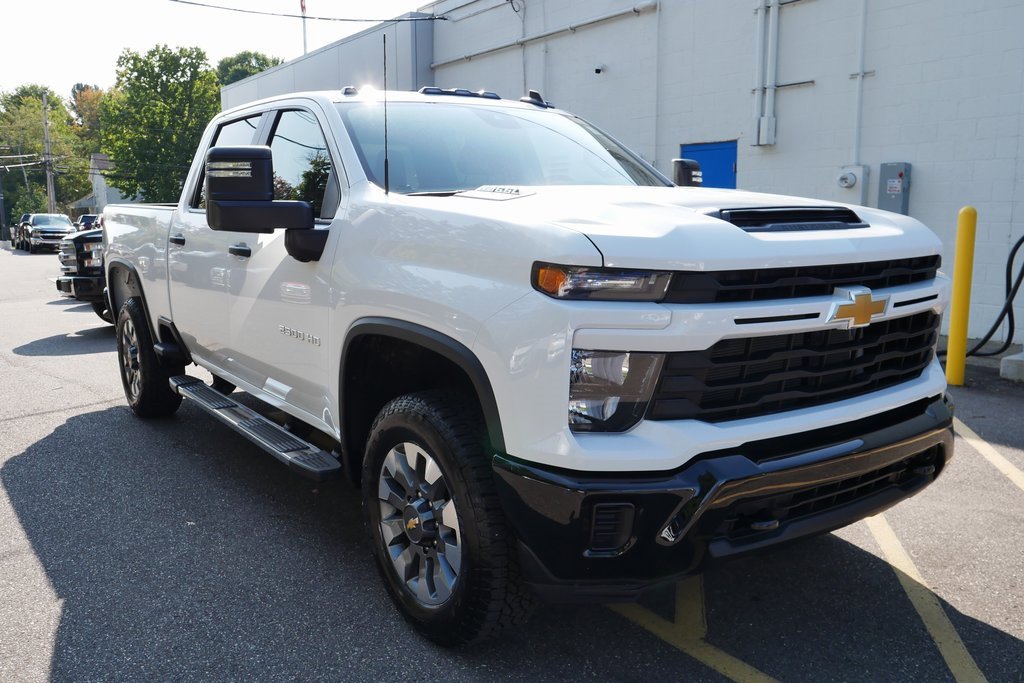 Used 2025 Chevrolet Silverado 2500 Custom w/ Custom Convenience Package image 2