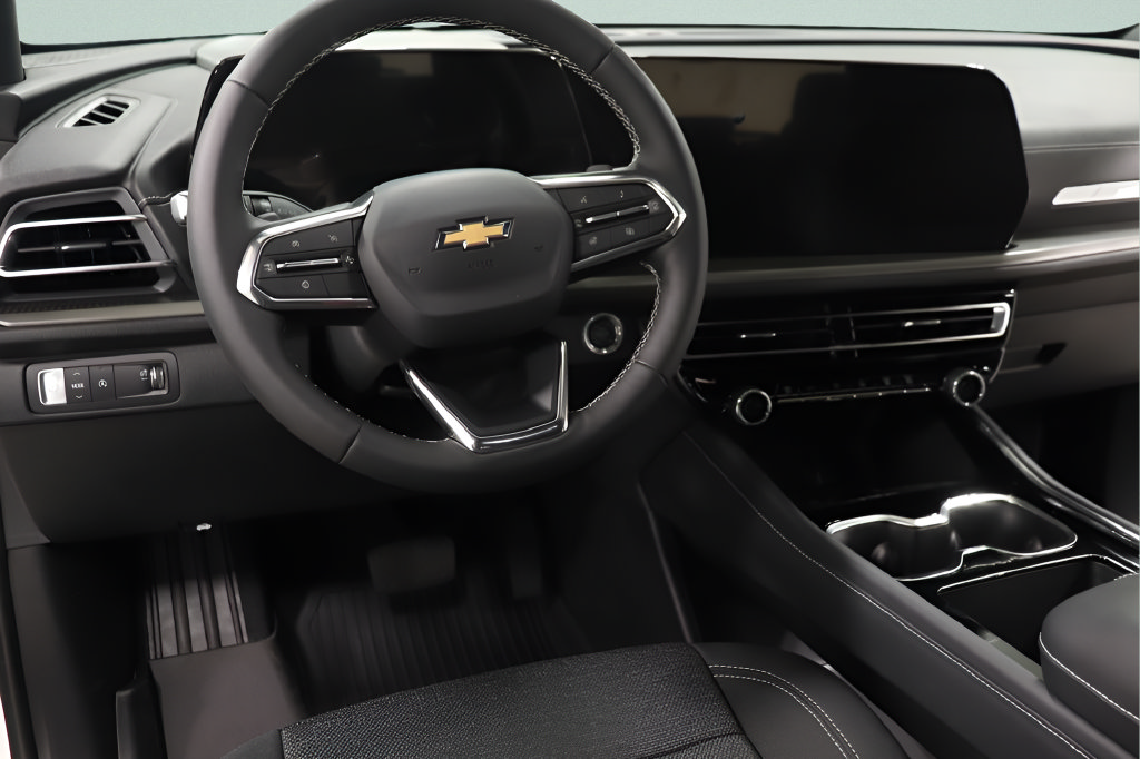 New 2026 Chevrolet Traverse LT w/ Driver Confidence Package FWD image 8