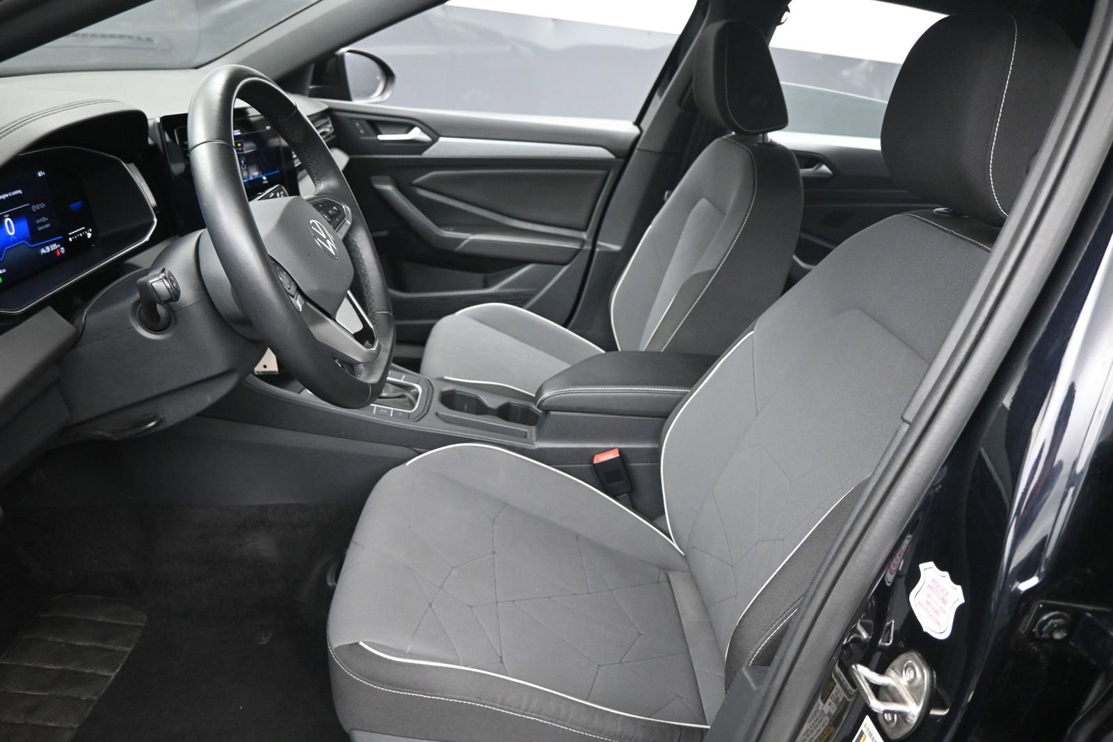 Used 2025 Volkswagen Jetta Sport FWD image 9