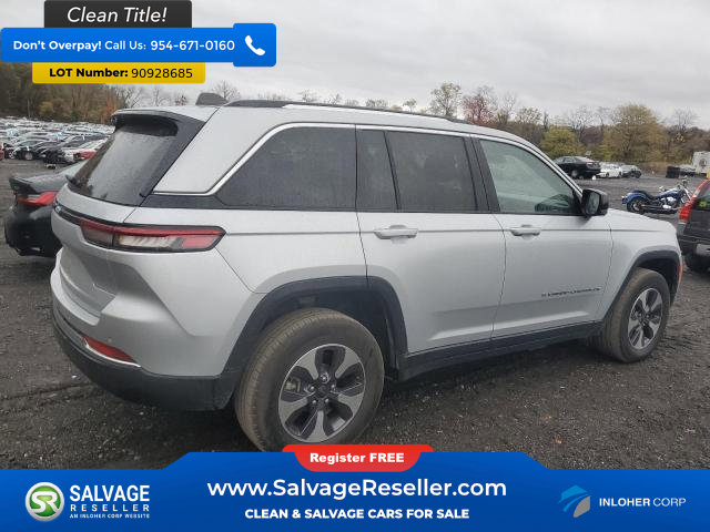 Used 2023 Jeep Grand Cherokee 4WD 4xe image 4