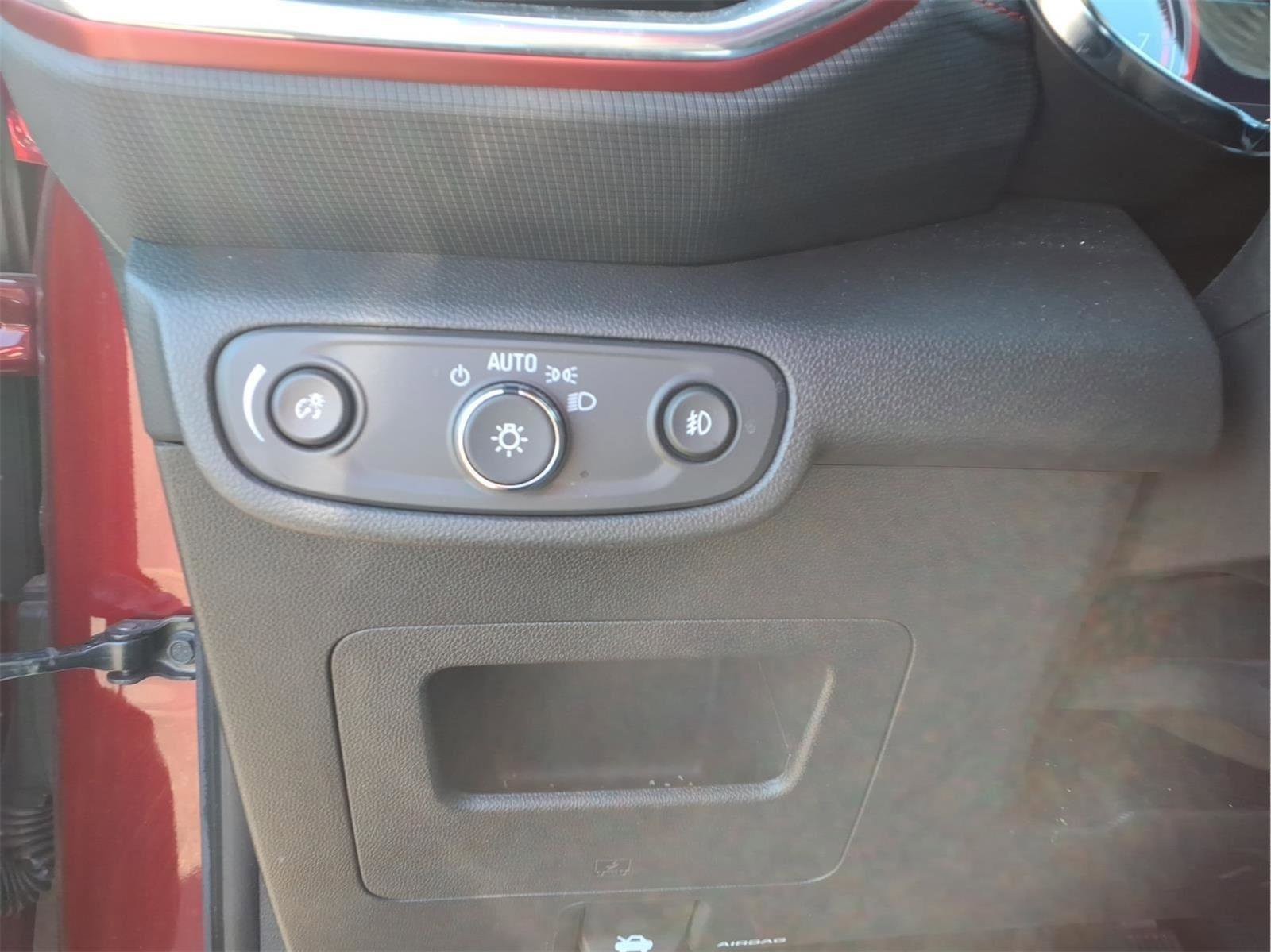 Used 2022 Chevrolet TrailBlazer RS w/ Technology Package image 16