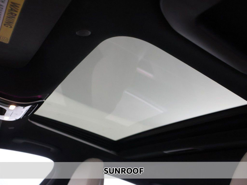 Used 2023 Mercedes-Benz C 300 4MATIC Sedan image 3