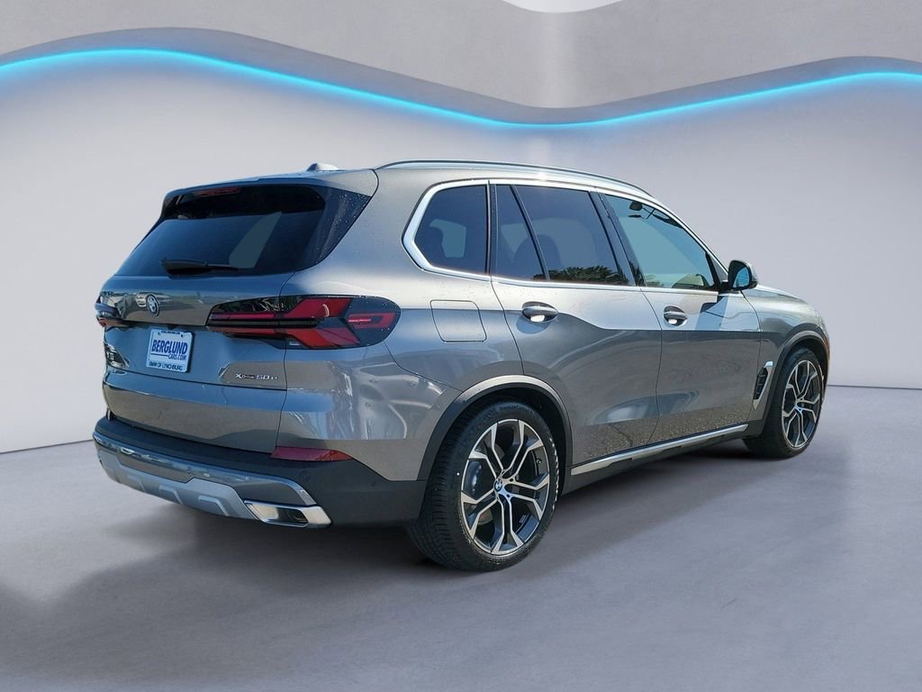 New 2026 BMW X5 xDrive50e w/ Premium Package image 3