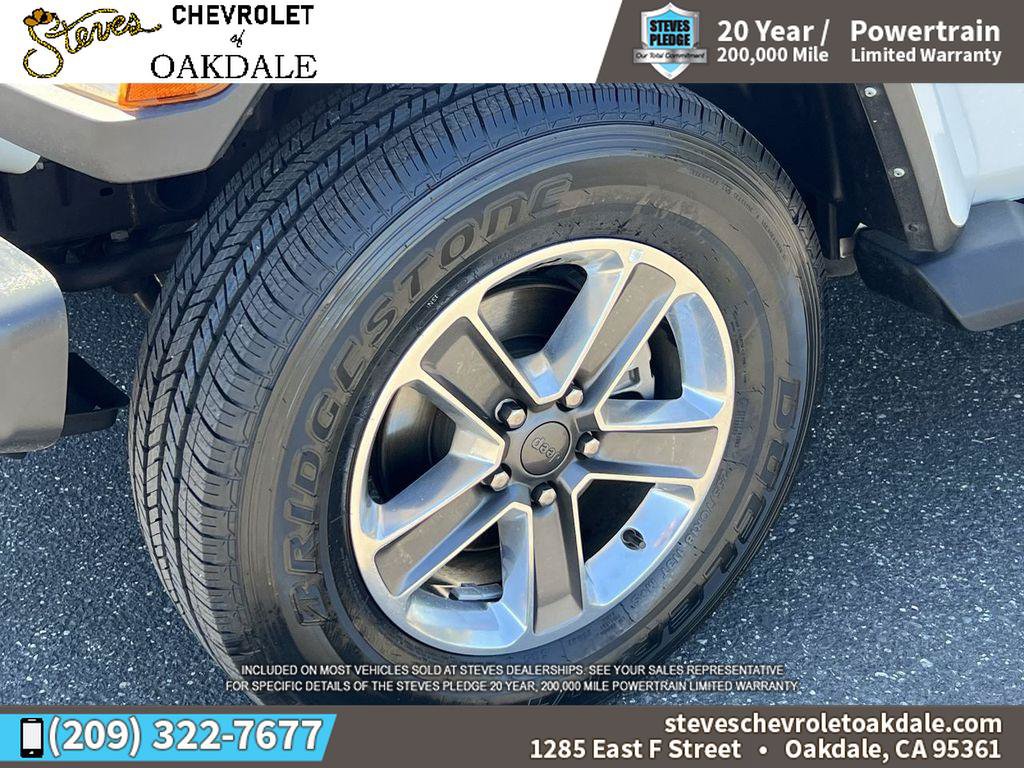 Used 2022 Jeep Wrangler Unlimited Sahara AWD/4WD image 36
