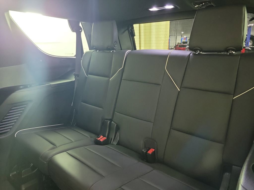Certified 2022 Cadillac Escalade Premium Luxury w/ Performance Package image 11