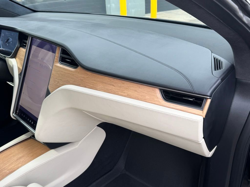 Used 2020 Tesla Model X Long Range image 50