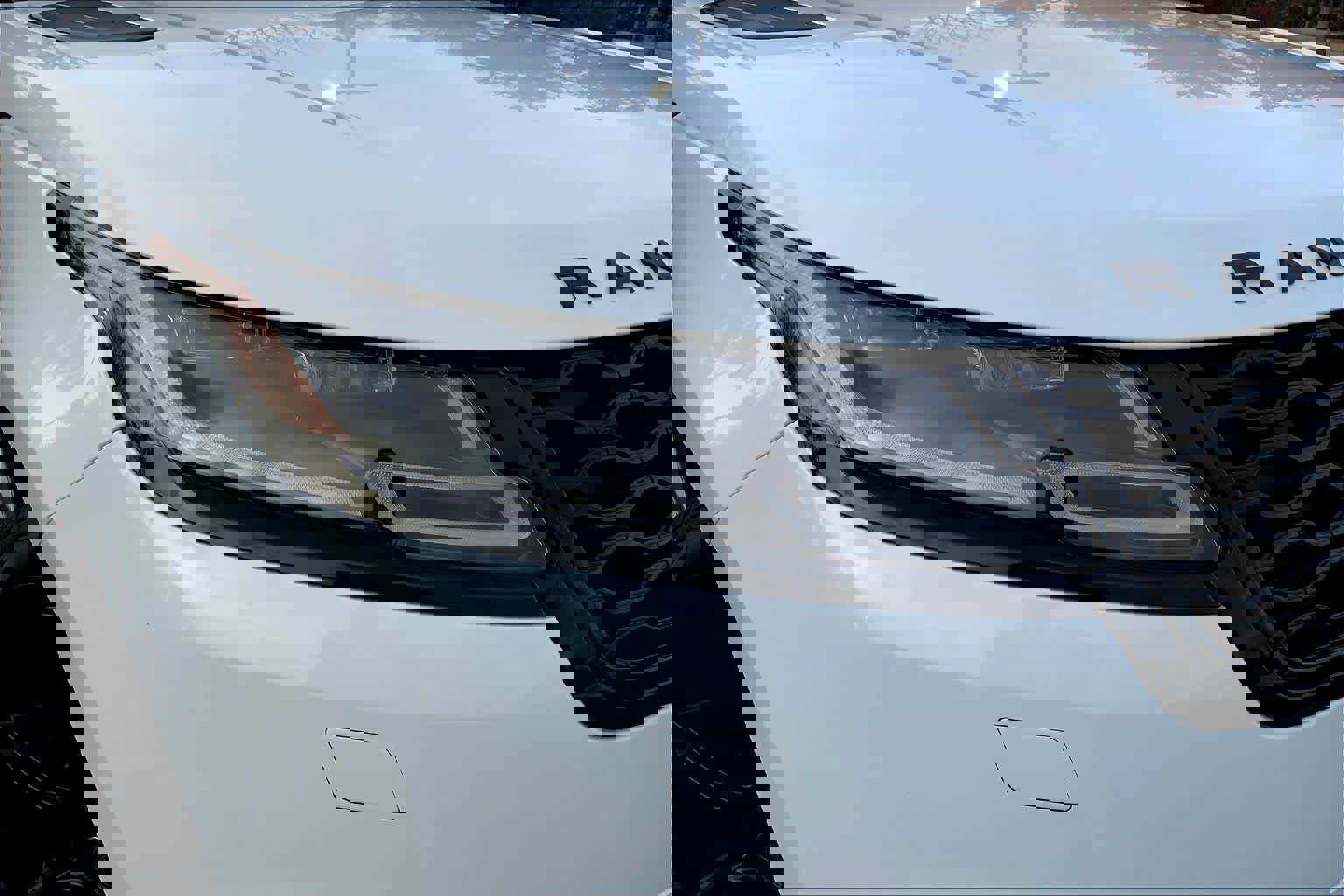 Used 2023 Land Rover Range Rover Velar R-Dynamic S image 24