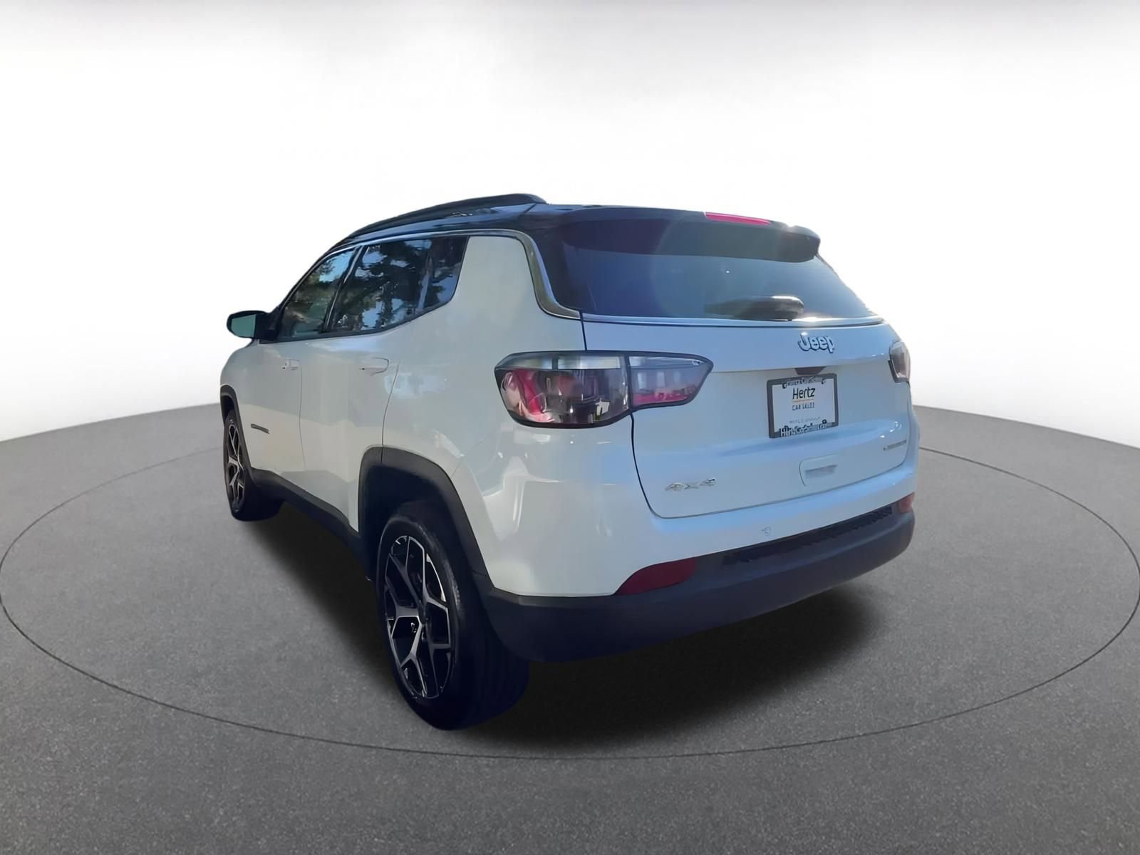 Used 2025 Jeep Compass Limited image 11