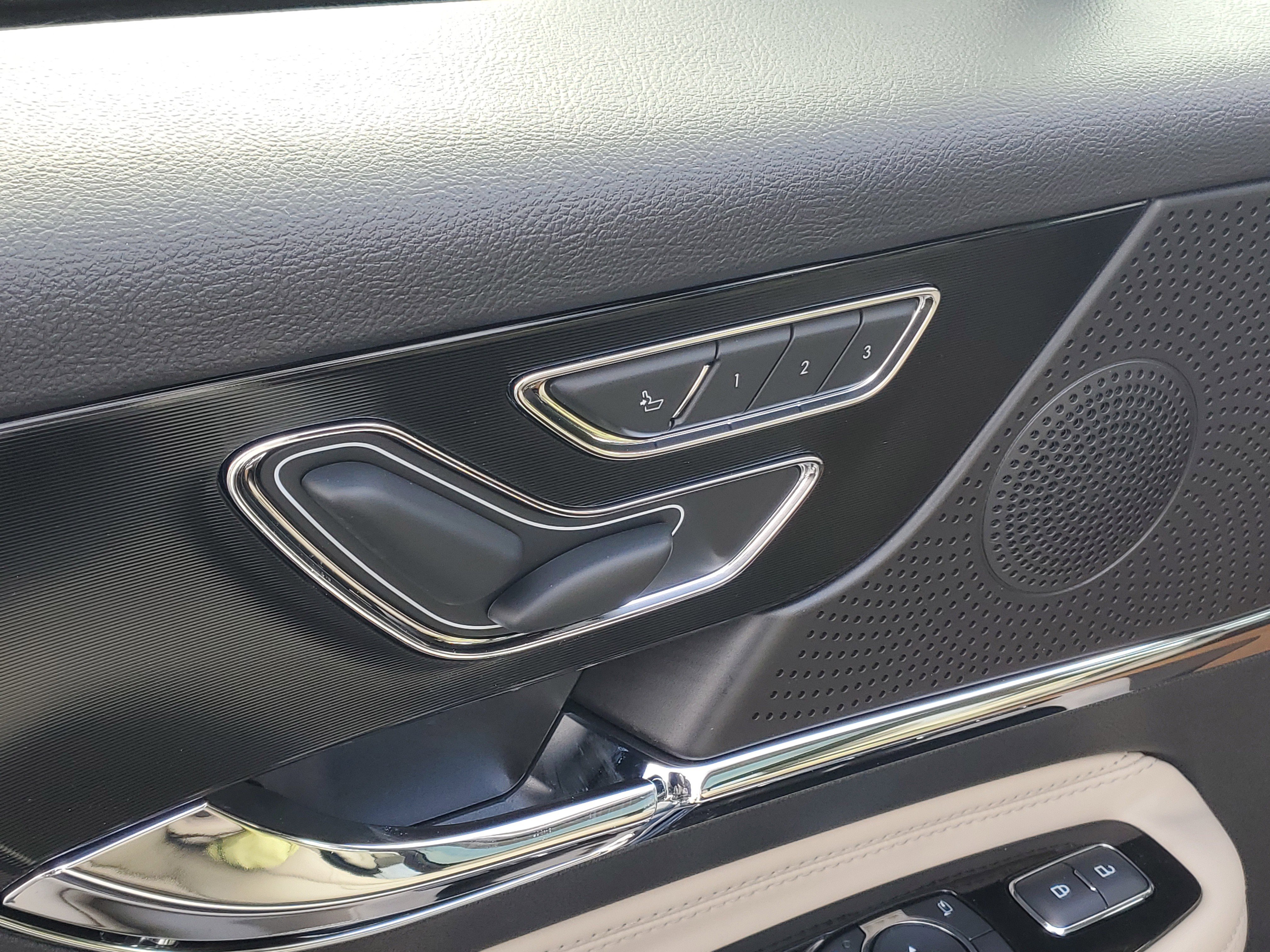 New 2026 Lincoln Corsair Premiere image 9