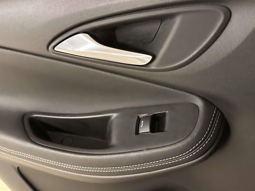 Used 2020 Buick Encore GX Select FWD image 21