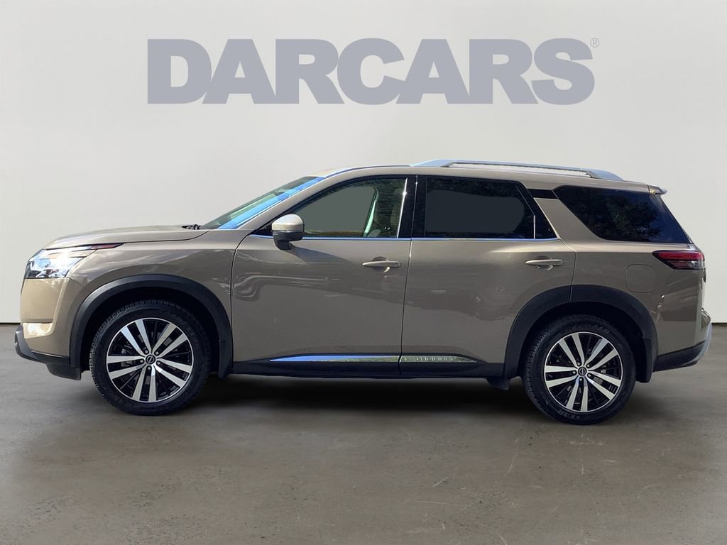 Used 2023 Nissan Pathfinder Platinum image 4