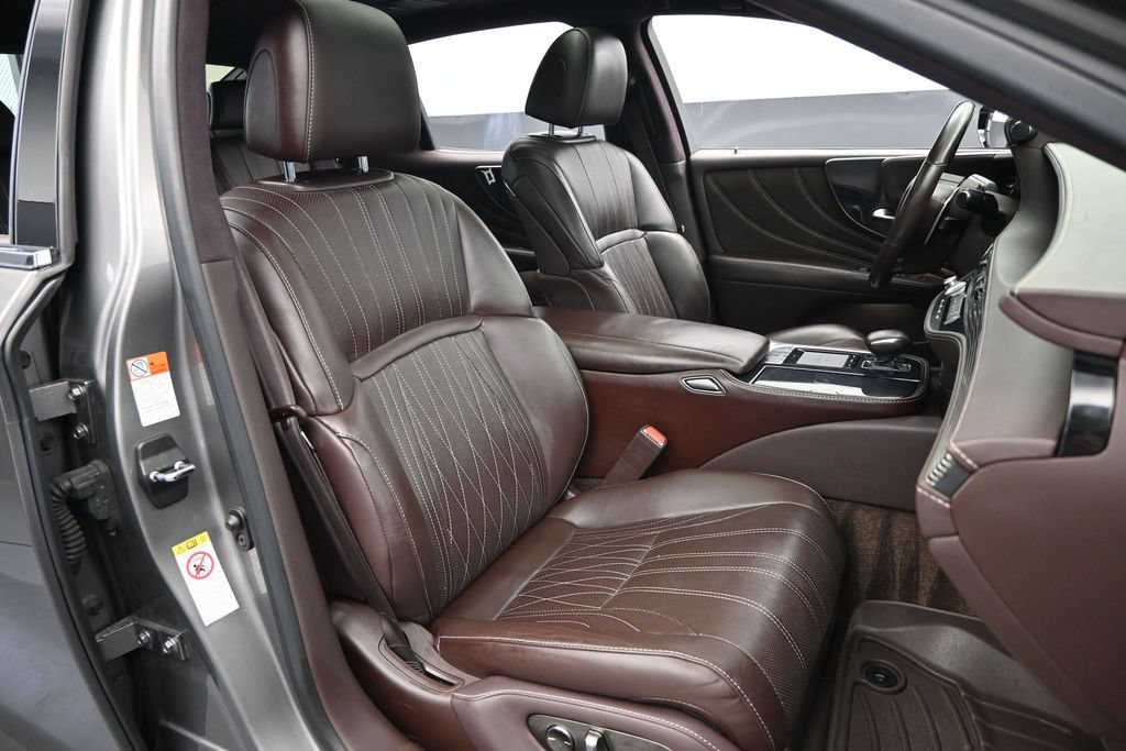 Used 2018 Lexus LS 500 w/ Interior Upgrade Package RWD image 26