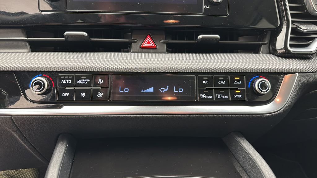 Used 2023 Kia Sportage LX AWD/4WD image 19
