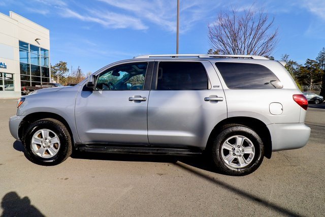 Used 2018 Toyota Sequoia SR5 image 11
