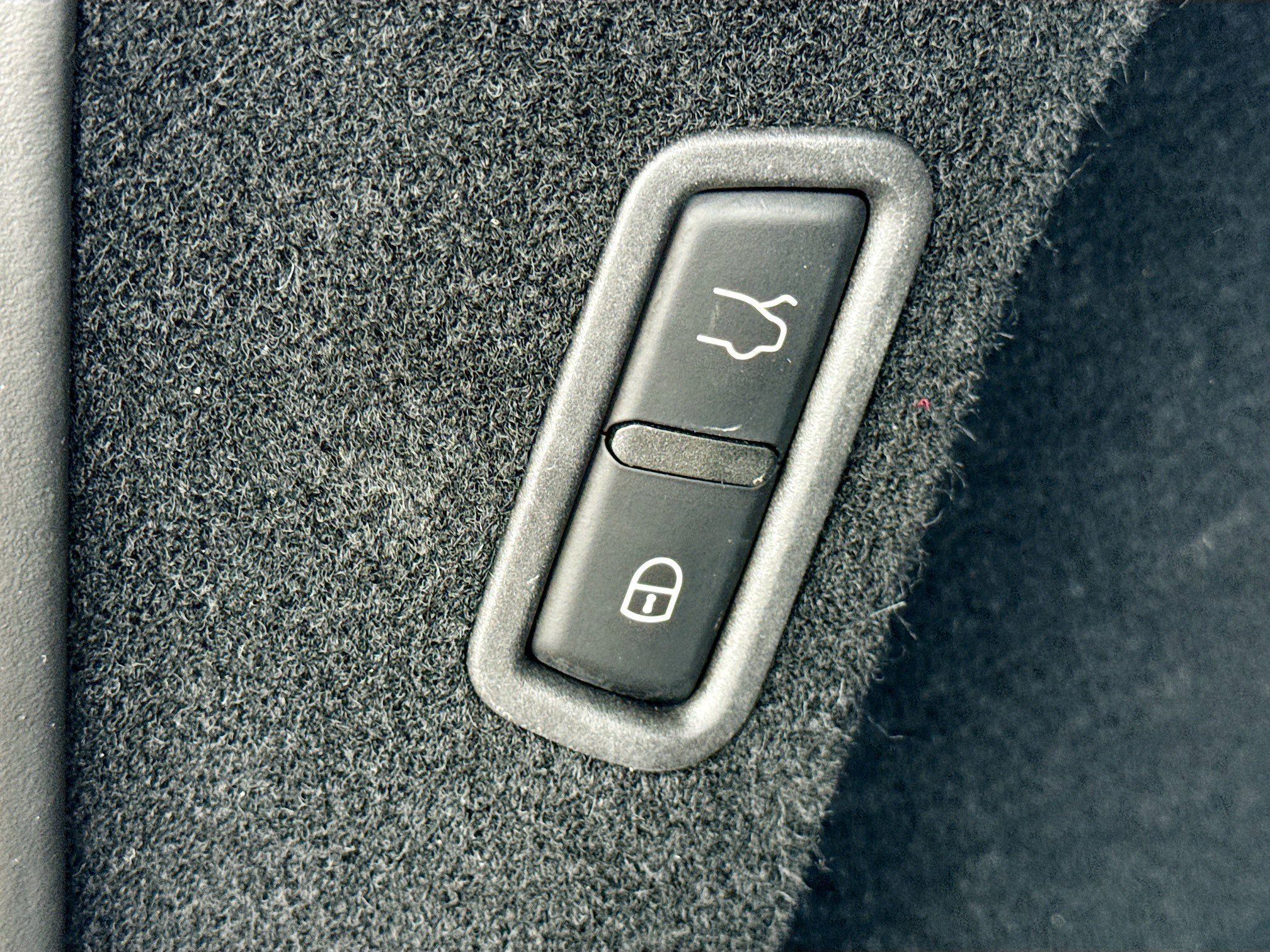Used 2023 Maserati Levante GT AWD/4WD image 13