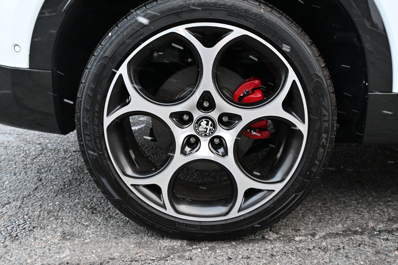 Used 2024 Alfa Romeo Tonale Veloce w/ Active Assist Package image 46