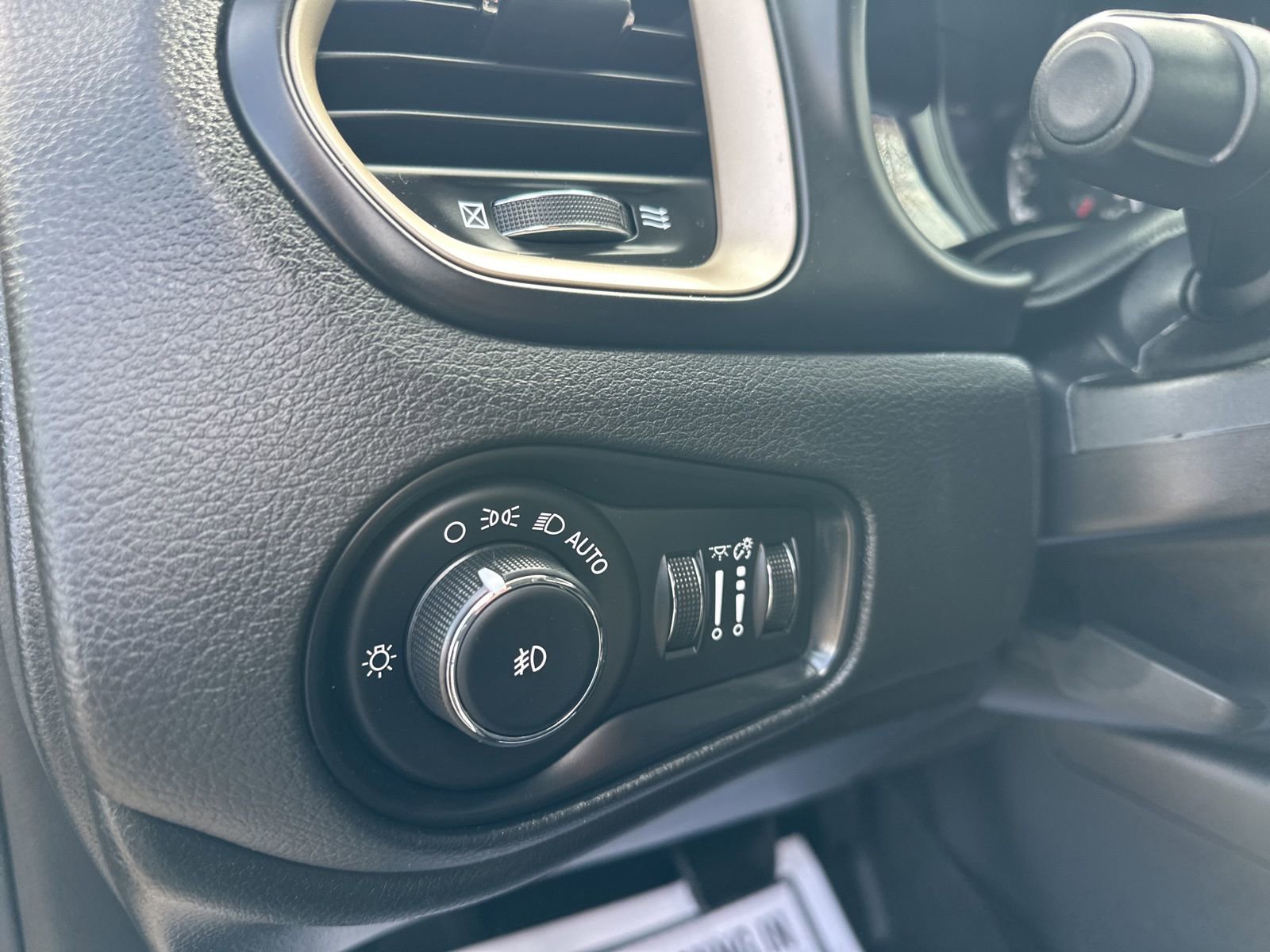 Used 2016 Jeep Renegade Limited AWD/4WD image 15