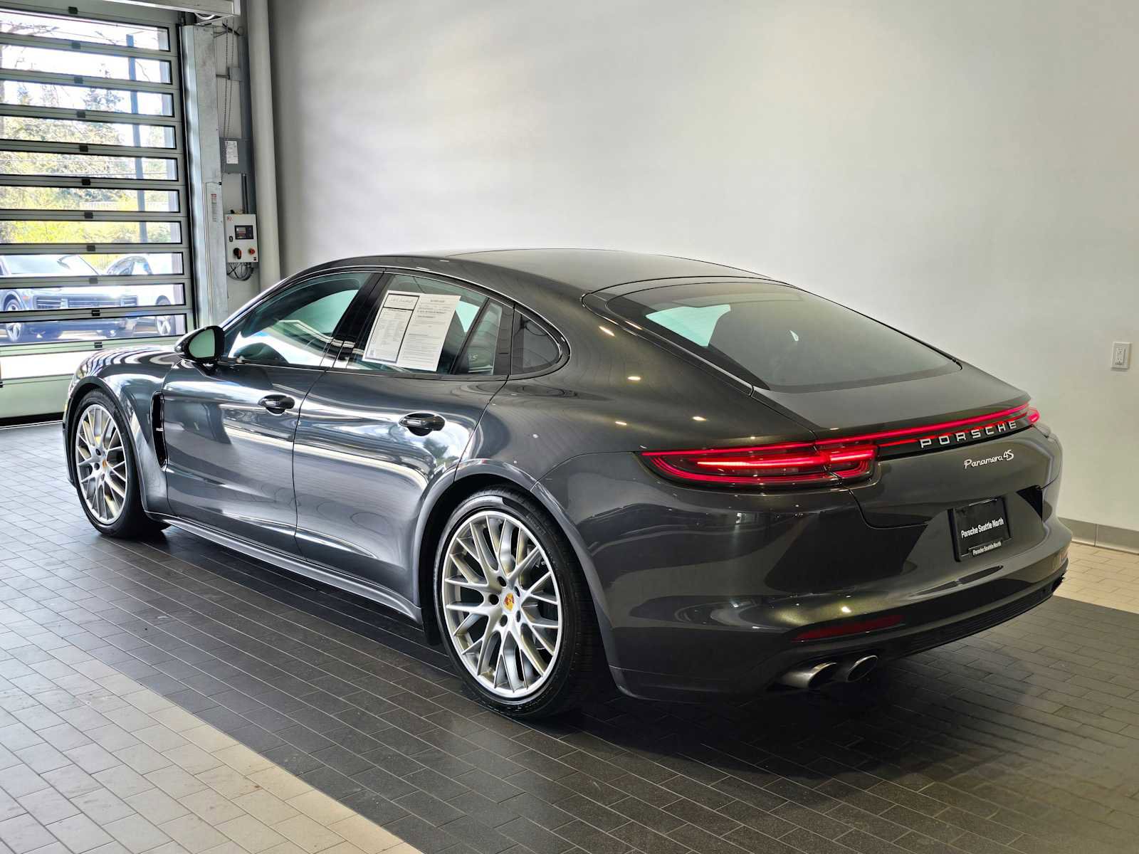 Used 2018 Porsche Panamera 4S AWD/4WD image 3