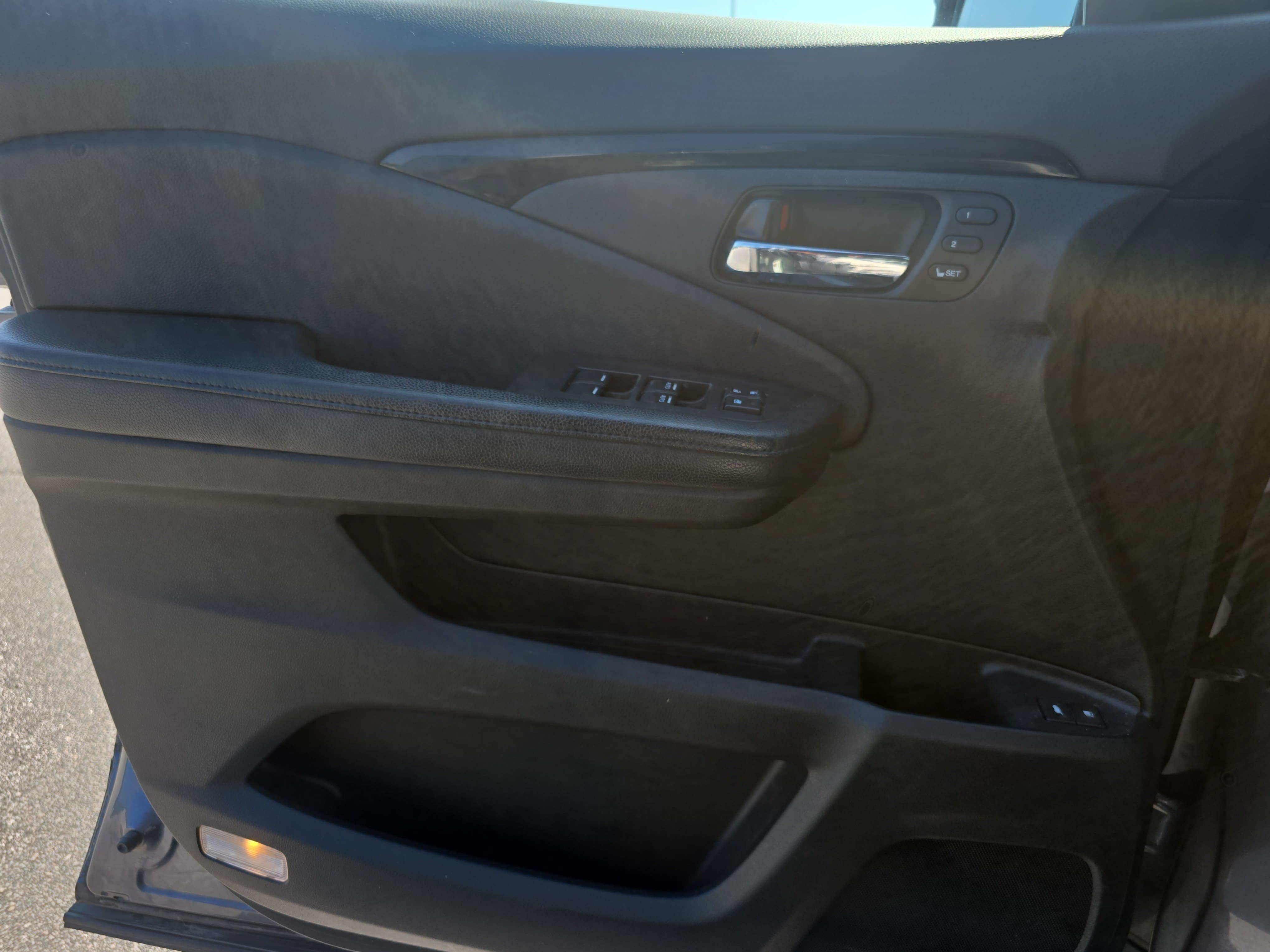 Used 2016 Honda Pilot Elite image 26