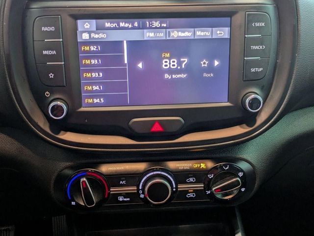 Used 2025 Kia Soul LX w/ LX Technology Package FWD image 23