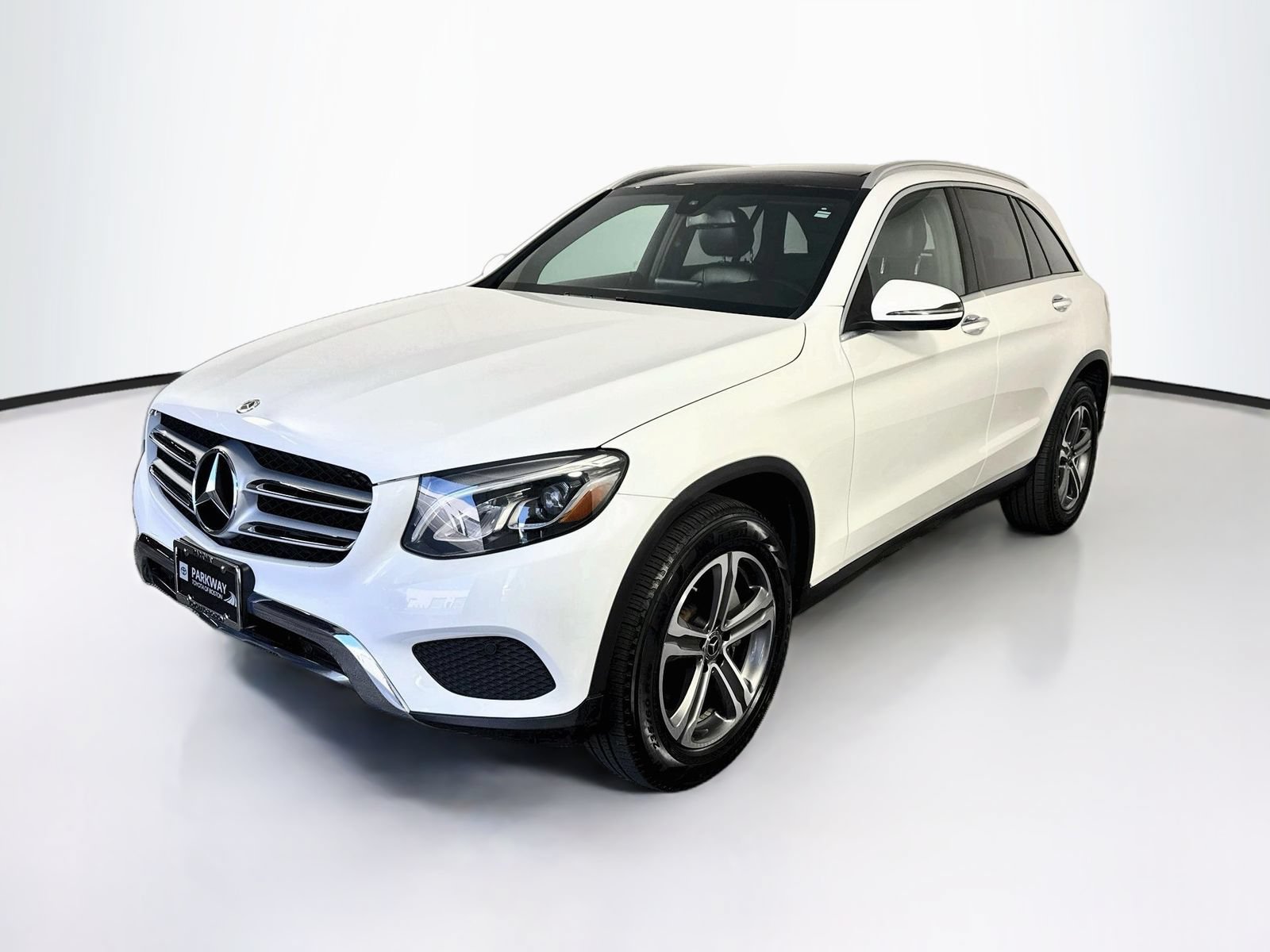 Used 2019 Mercedes-Benz GLC 300 4MATIC image 3
