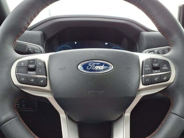 Used 2027 Ford Explorer Active w/ Active Comfort Package AWD/4WD image 29