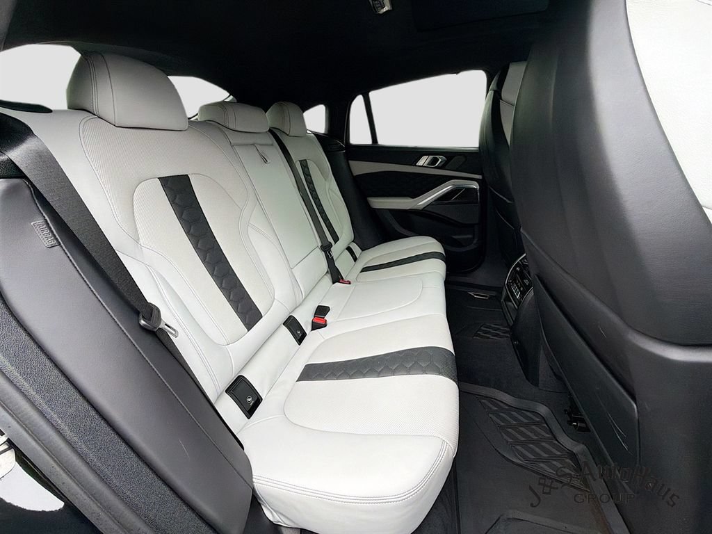 Used 2022 BMW X6 M w/ Executive Package AWD/4WD image 33