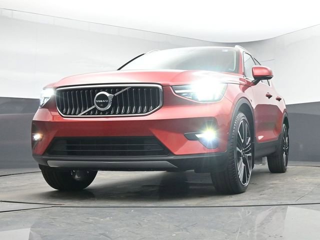 Used 2023 Volvo XC40 B5 Ultimate w/ Climate Package image 39