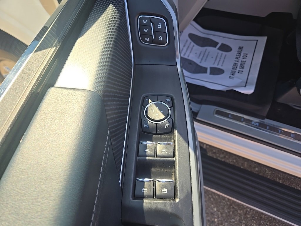 Used 2022 Ford F150 Limited image 16