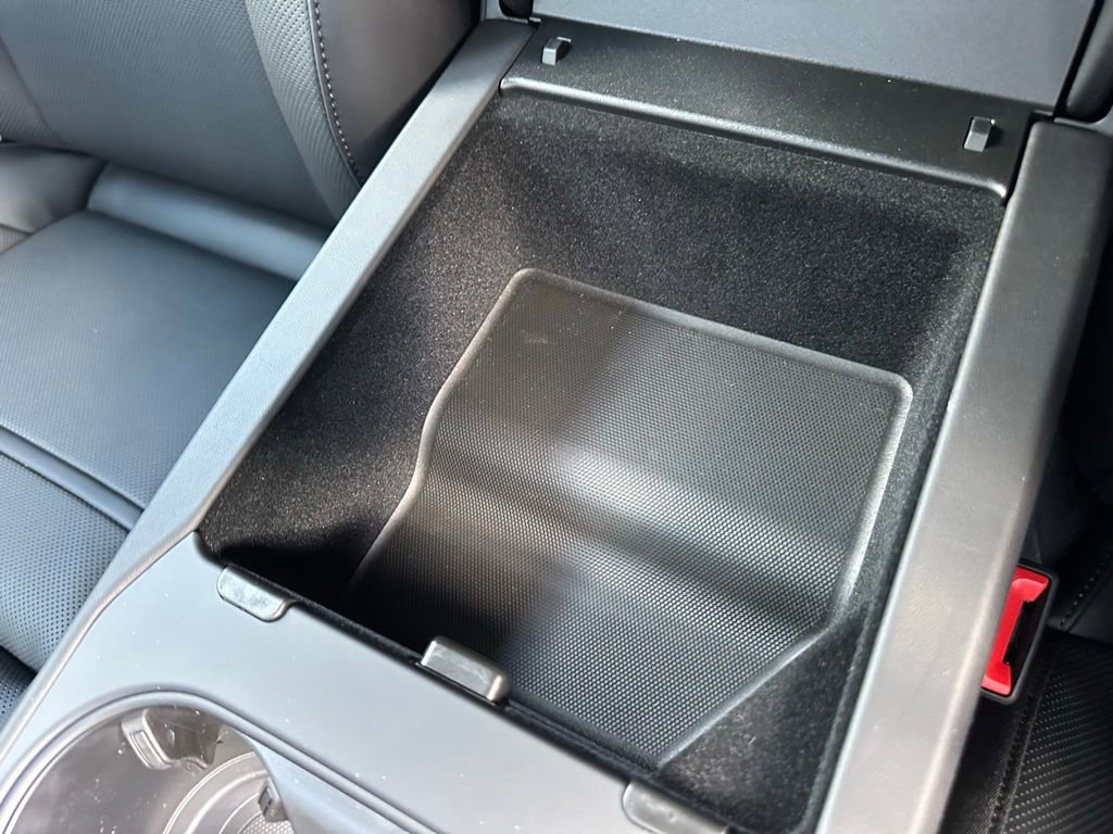 Used 2025 Porsche Cayenne S image 30