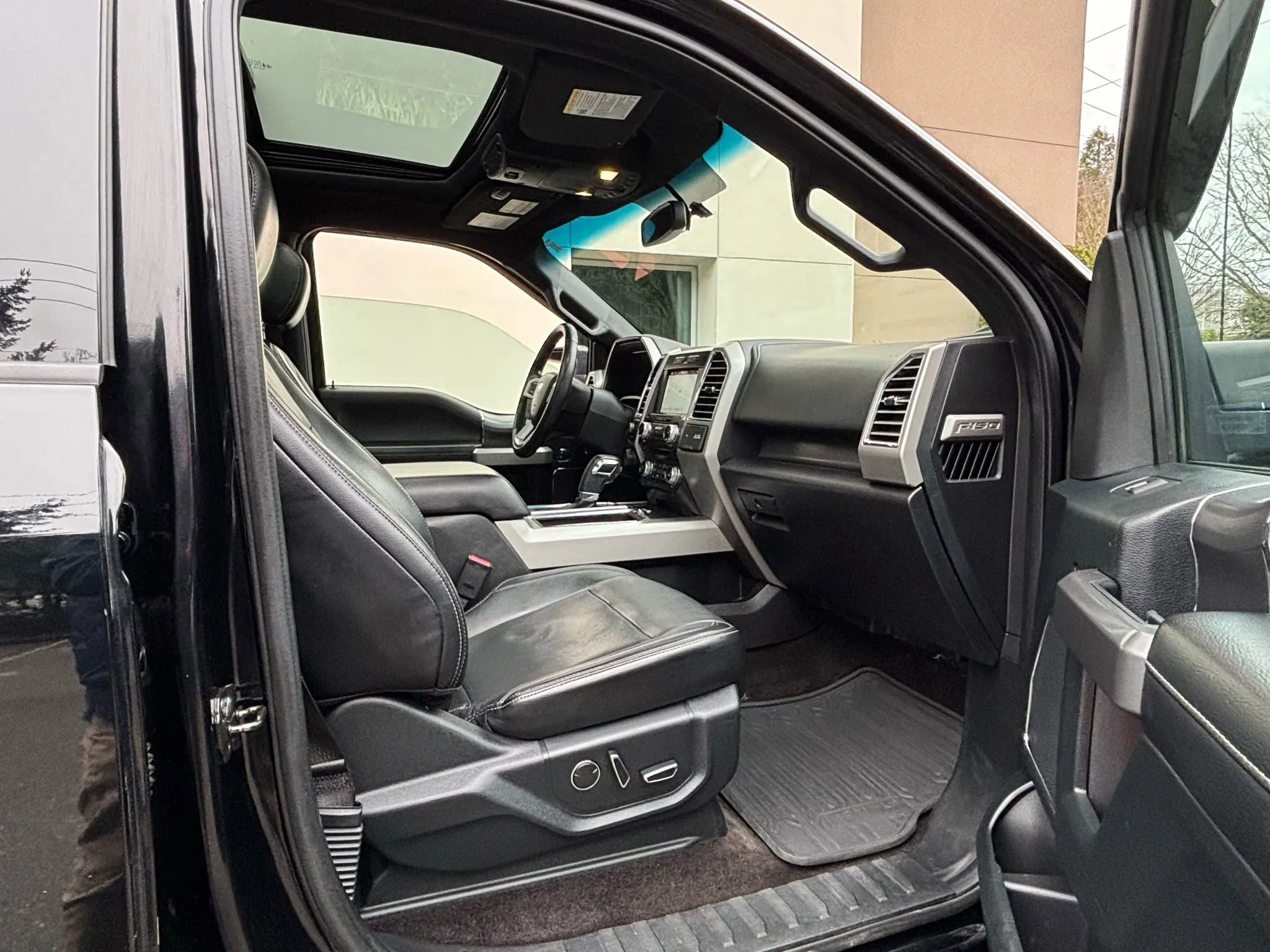 Used 2016 Ford F150 Lariat w/ Equipment Group 501A Mid image 20