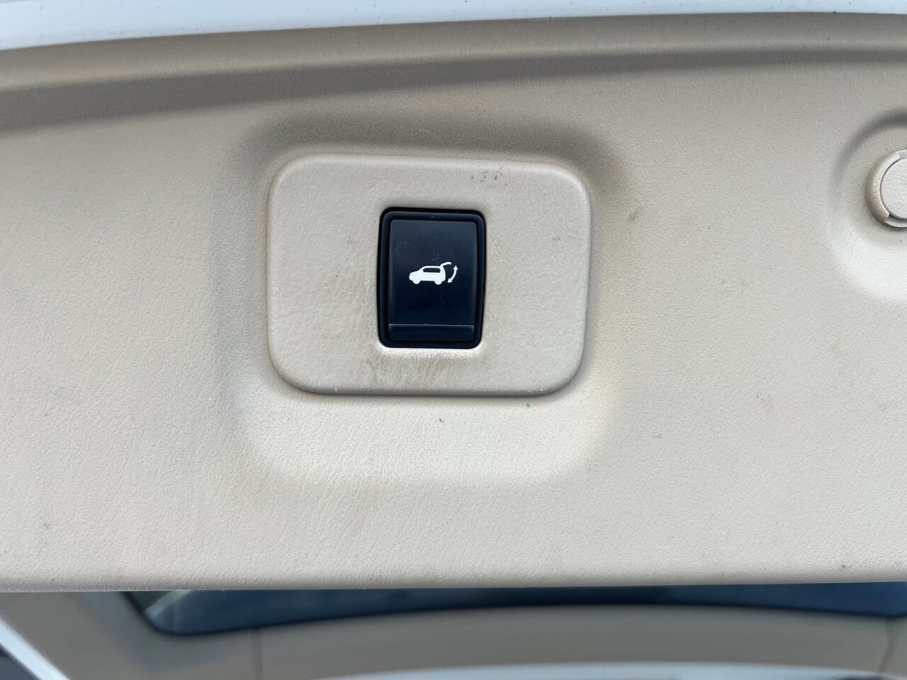 Used 2015 Nissan Pathfinder Platinum image 18