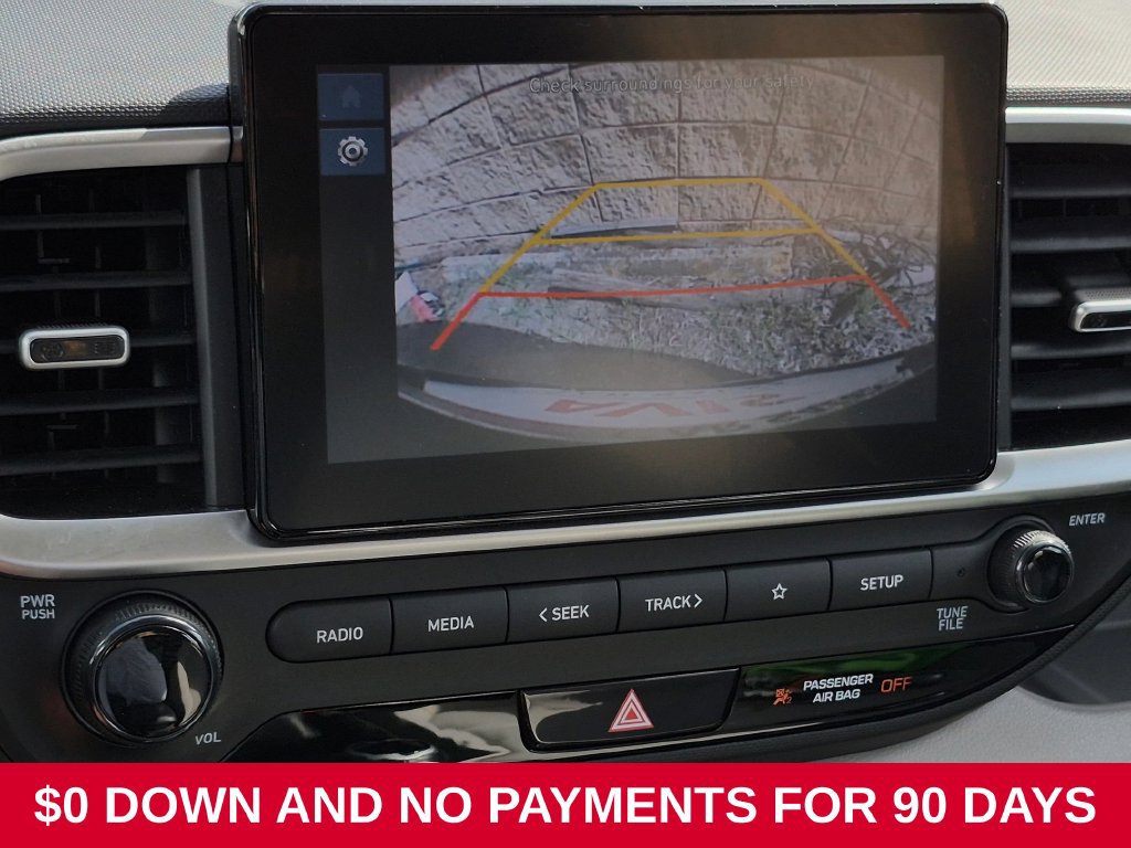 Used 2025 Hyundai Venue SEL FWD image 17
