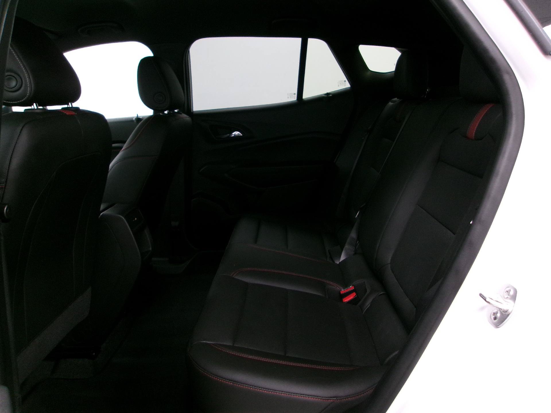 Used 2025 Chevrolet Trax RS w/ Driver Confidence Package FWD image 8