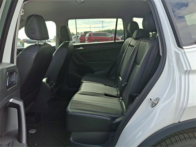 Used 2022 Volkswagen Tiguan SE image 14