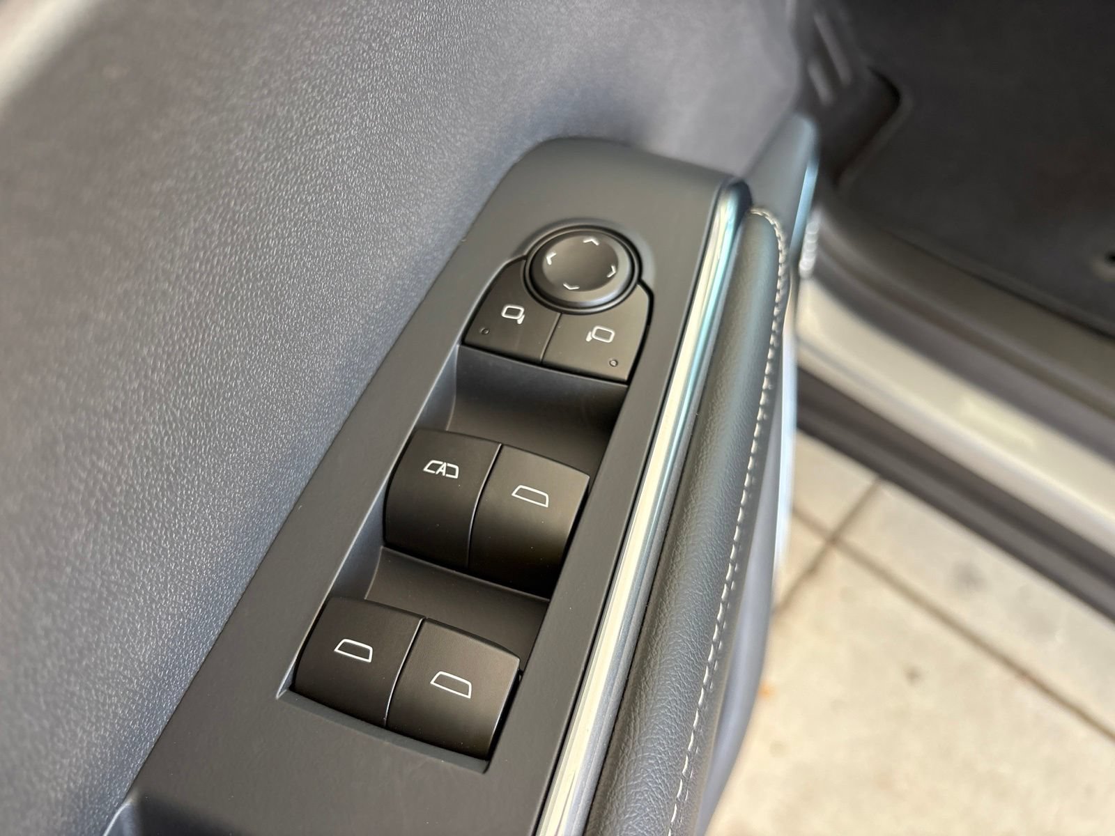 New 2026 GMC Acadia Elevation w/ Elevation Premium Package FWD image 11